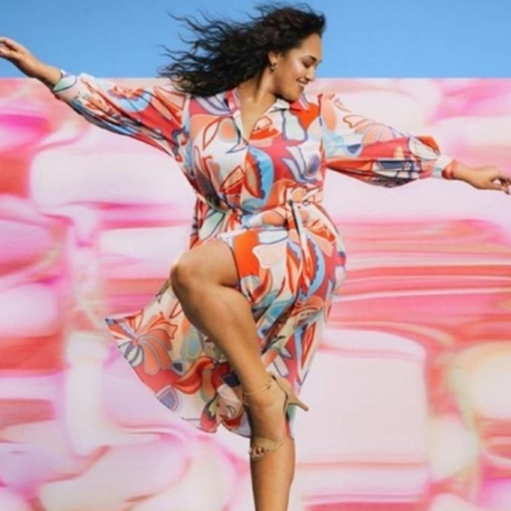 NWT Alexis Mixed Floral Long Sleeve Robe Dress